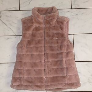 Dusty rose furry sleeveless vest by Dylan